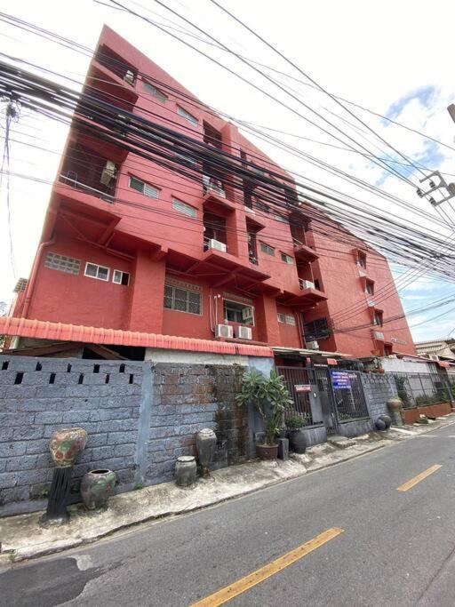 Apartment Ratanawong Place 552 *